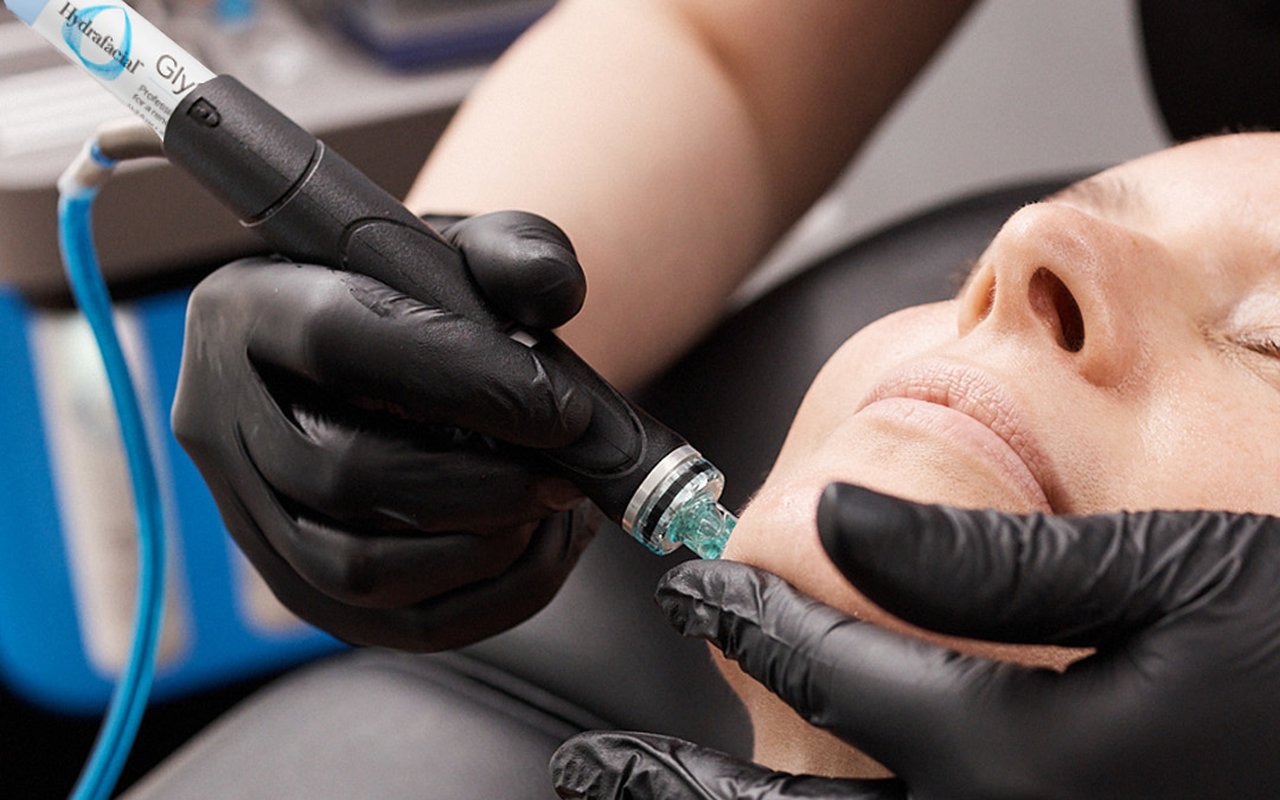 HydraFacial in progress at Elite Spa